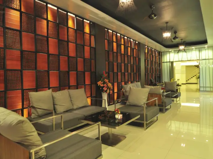 Кату: Platinum Hotel