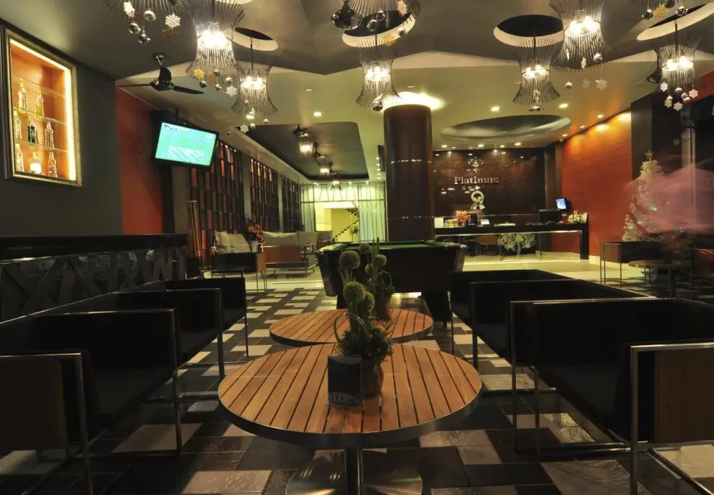 Кату: Platinum Hotel