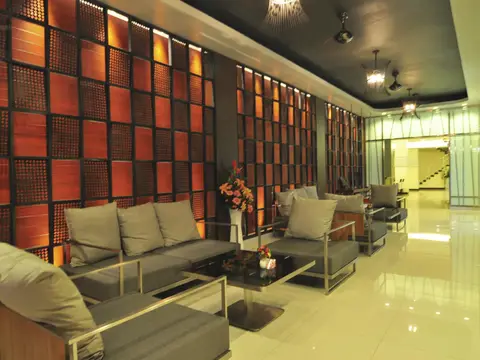 Platinum Hotel — фото 1