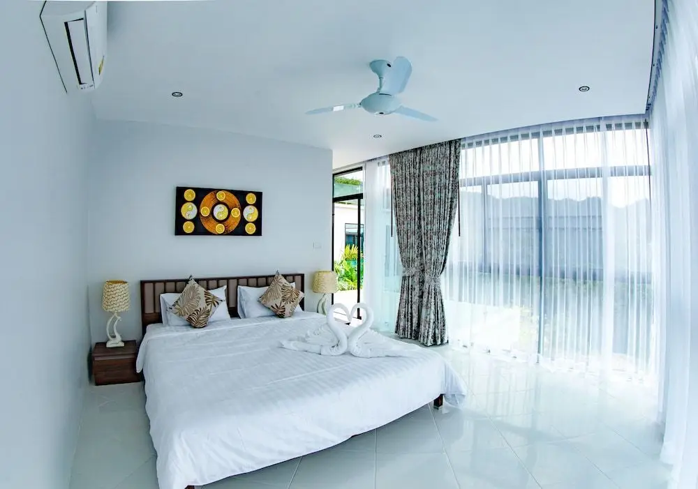 Кату: Baan Chom View Kamala
