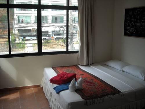 Кату: Ya Guesthouse