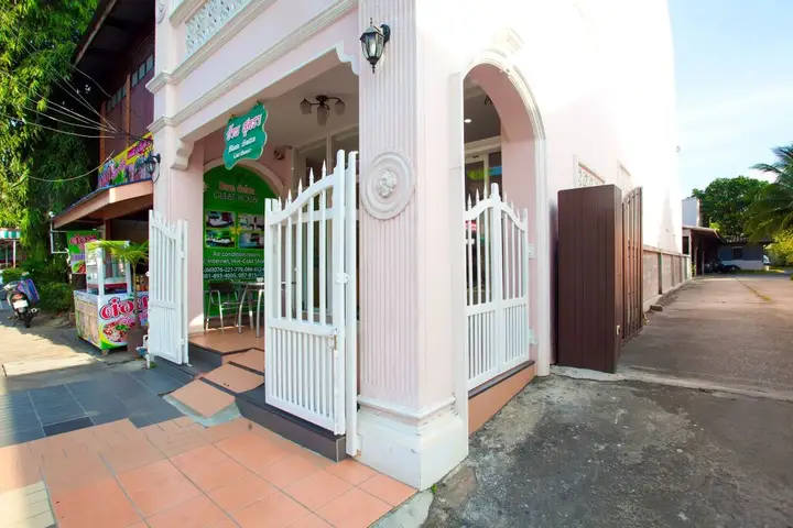 Муанг: Baan Sutra Guesthouse