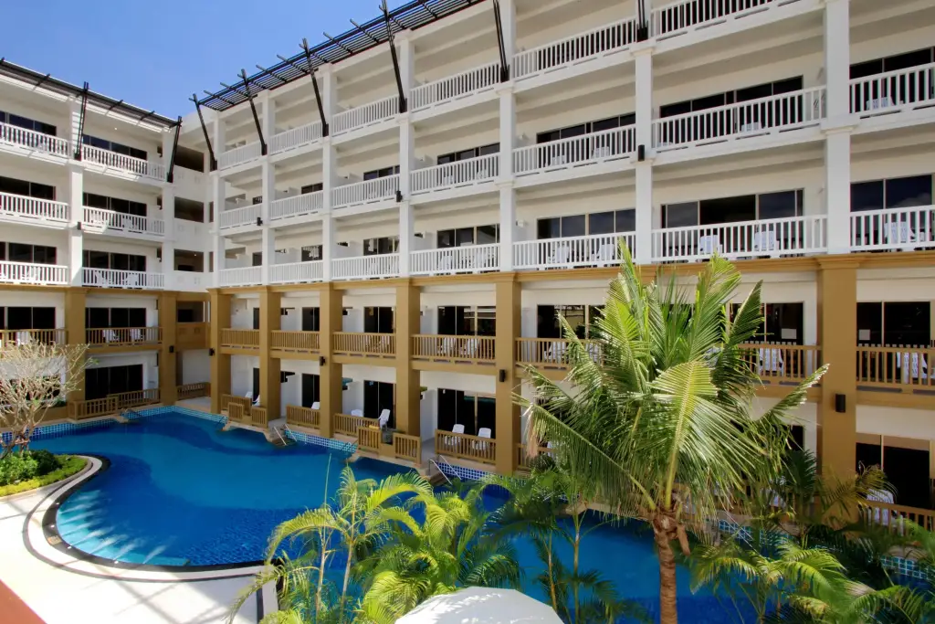 Пхукет: Курортный отель Kata Sea Breeze Resort
