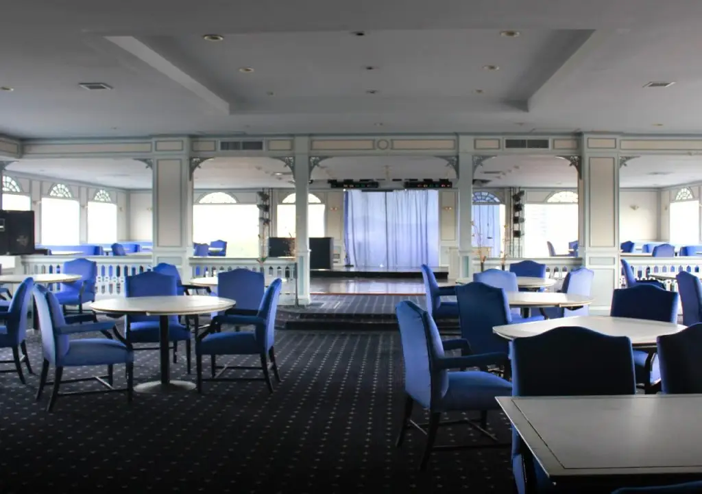 Муанг: Sinthavee Hotel
