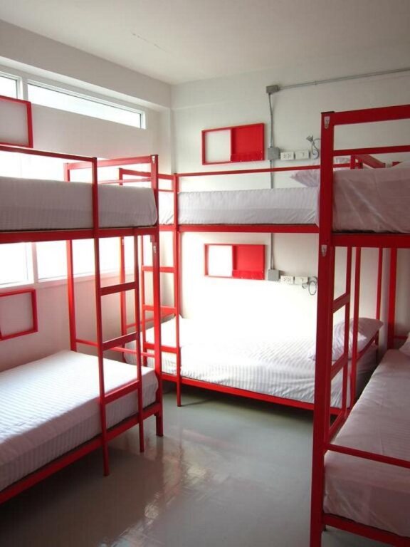 Бангкок: Jellybean Ezy Hostel Sathorn