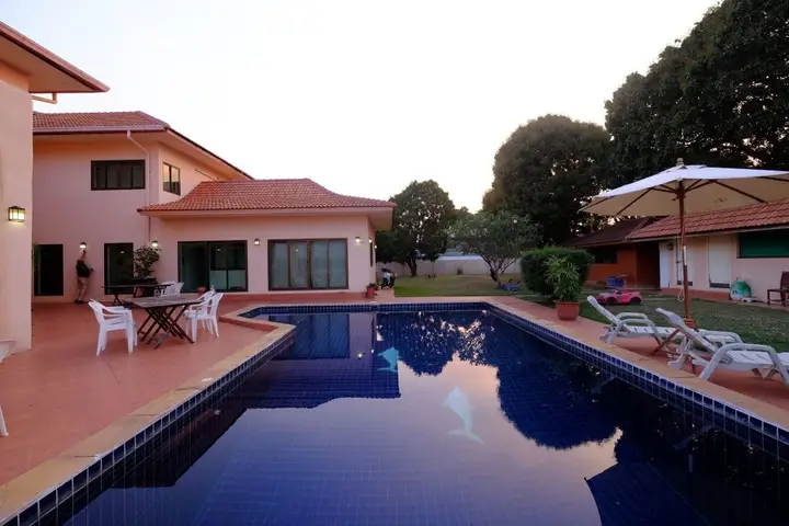Мукдахан: Mukdahan Manor B&B