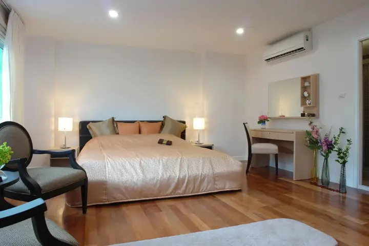 Бангкок: Nara Suite Residence Bangkok