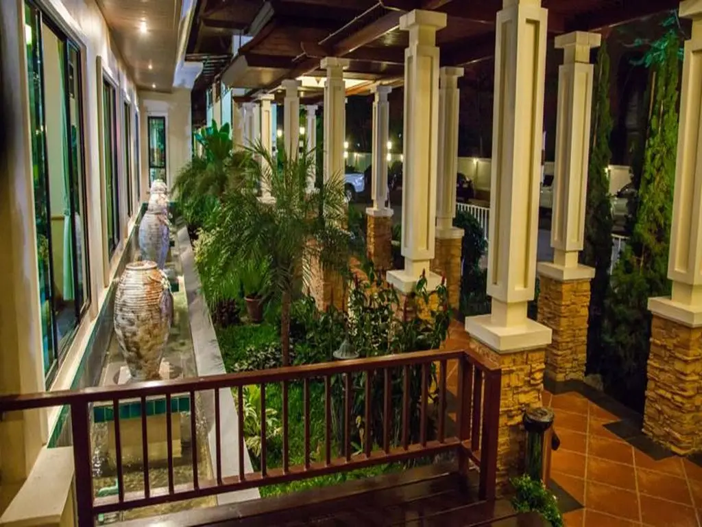 Нонгкхай: Royal Nakhara Hotel