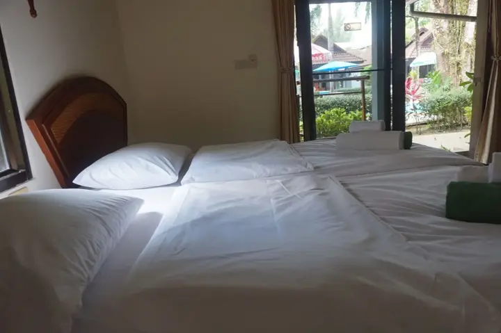 Као Лак: Cousin Resort