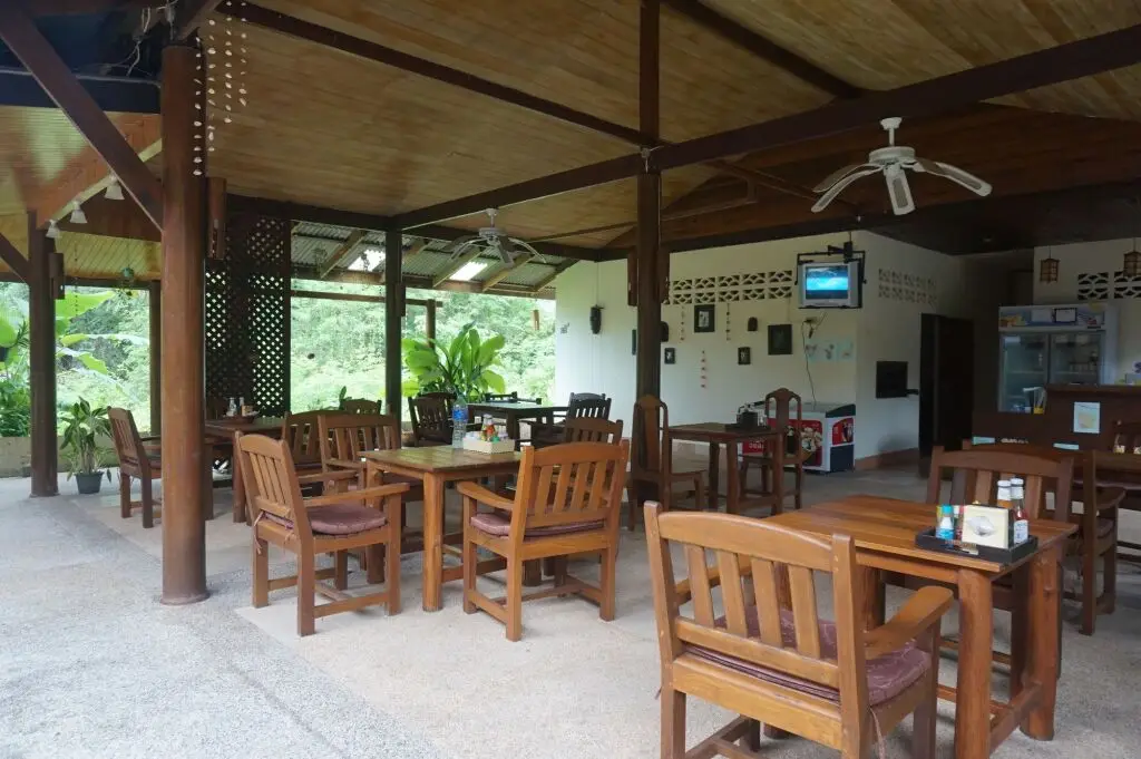 Као Лак: Cousin Resort