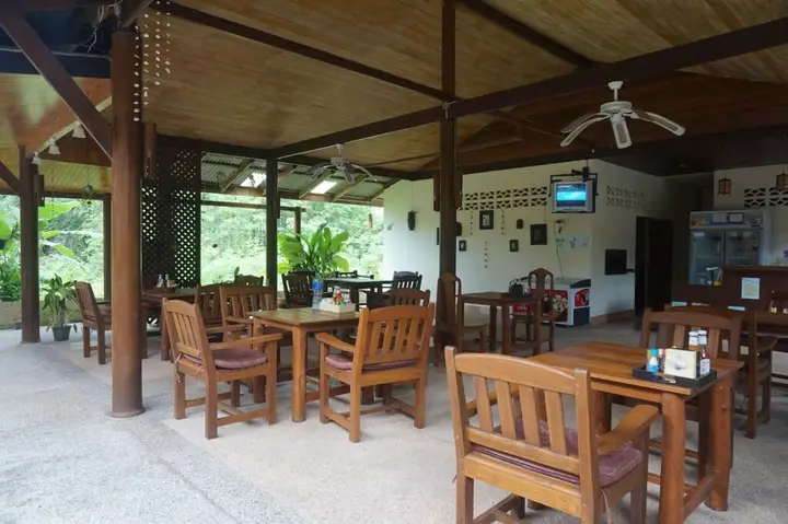 Као Лак: Cousin Resort