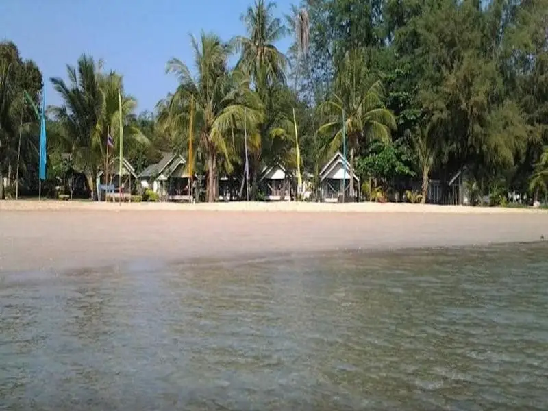 Holiday Beach Resort — фото 1