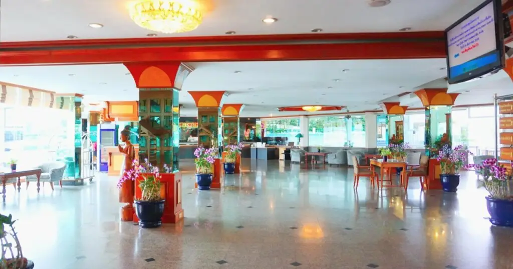 Так: The Viangtak Riverside Hotel