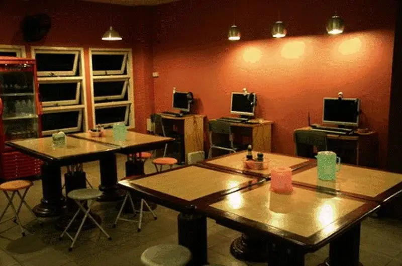 Муанг: Coolphuket Hostel