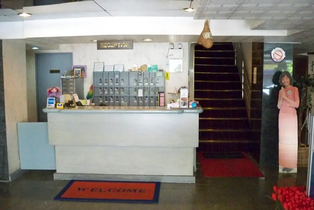 Бангкок: Far East Inn