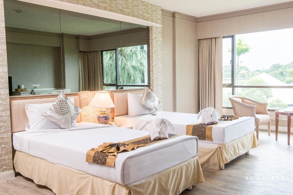 Пхуттхамонтхон: Royal Gems Golf Resort