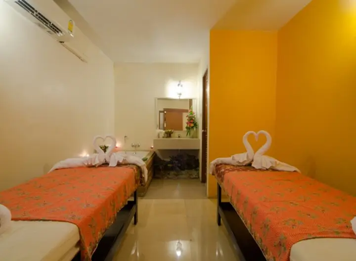 Паттайя: Eastiny Place Hotel