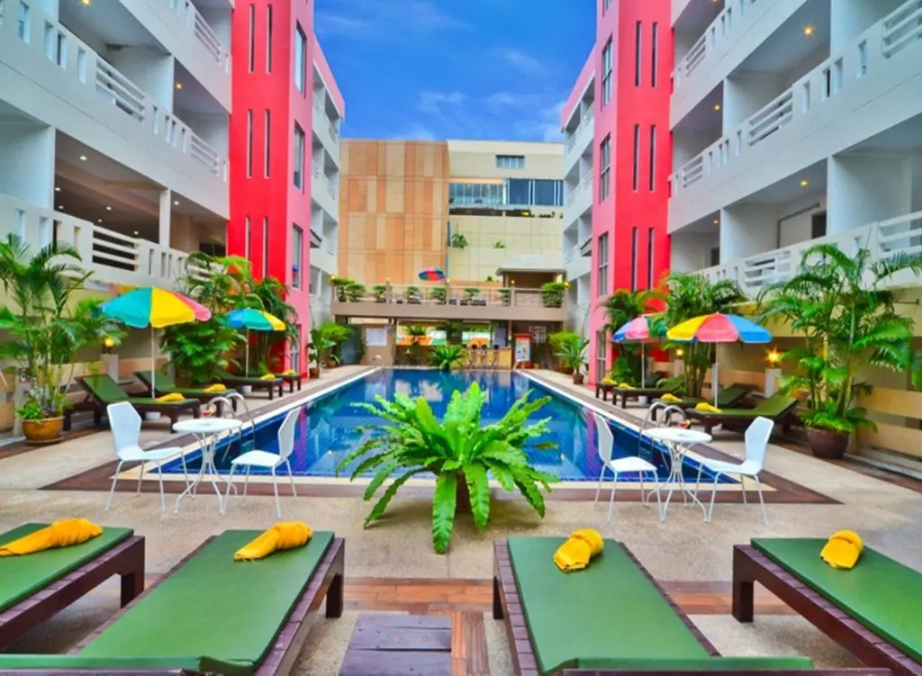 Паттайя: Eastiny Place Hotel