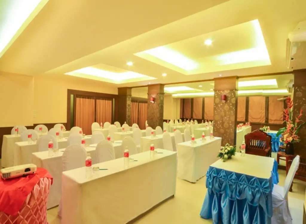 Паттайя: Eastiny Place Hotel