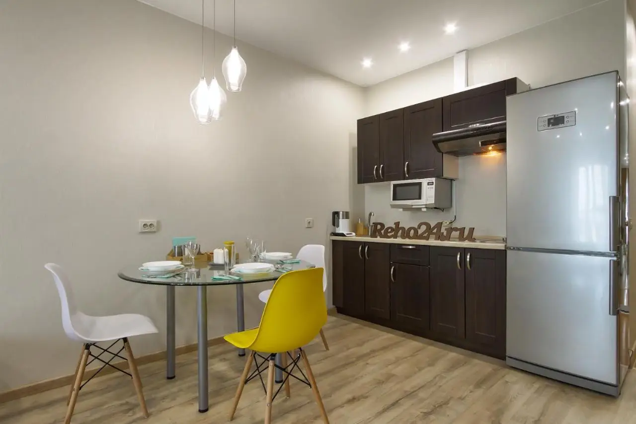 Новосибирск: One Bedroom Apartments Buisness - Современная квартира студия Бизнес класс, 4 спальных места, RentHouse