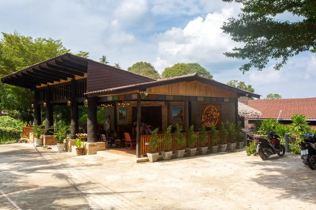 Остров Тау: Taatoh Resort & Freedom Beach Resort