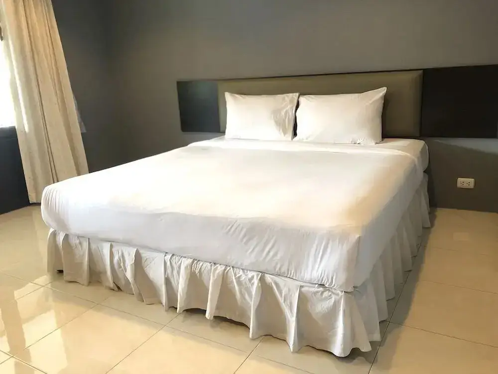 Самуи: Laem Din Hotel Chaweng