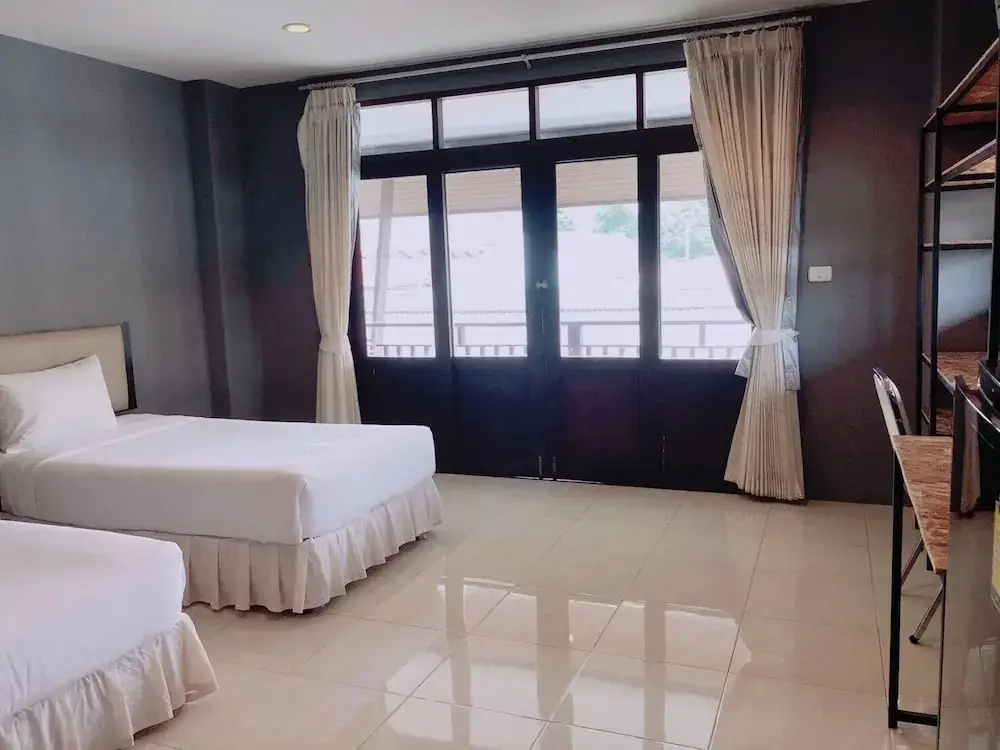 Самуи: Laem Din Hotel Chaweng