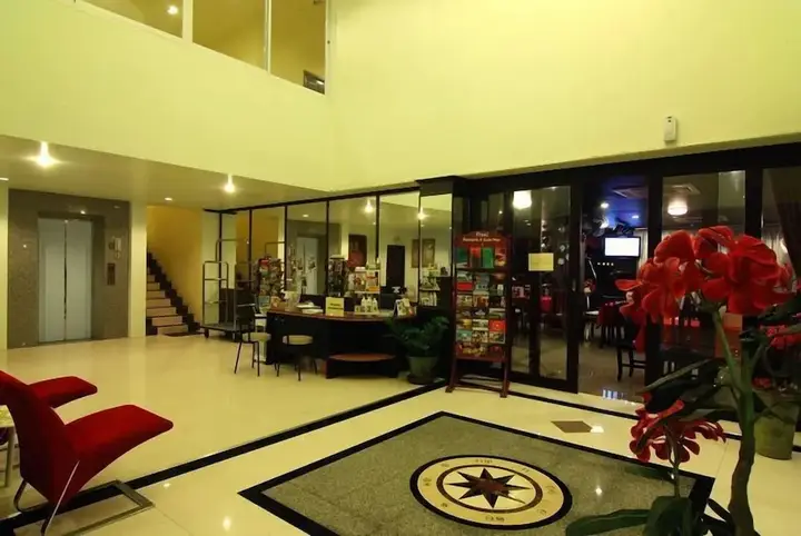 Самуи: Laem Din Hotel Chaweng