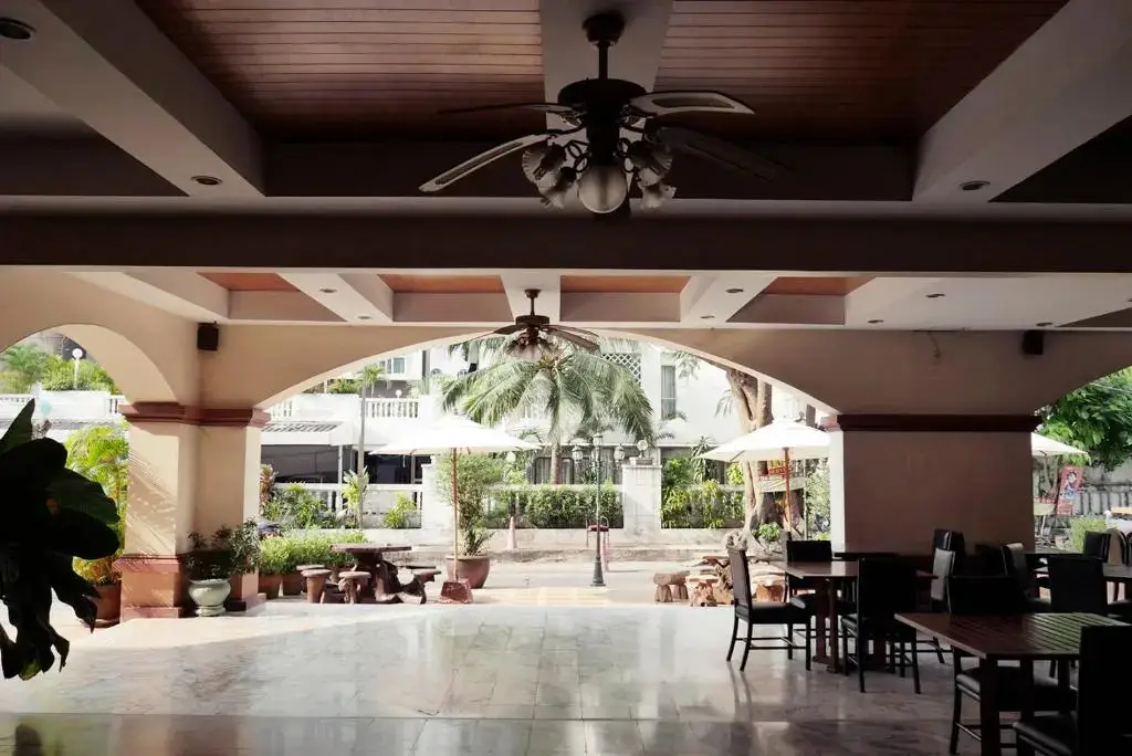 Паттайя: Курортный отель Mike Beach Resort Pattaya - SHA