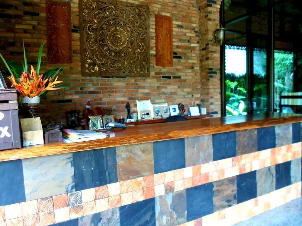 Фаном: Hotel Khao Sok