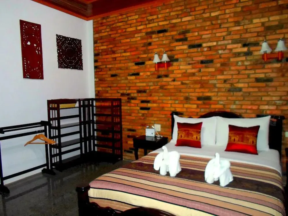 Фаном: Hotel Khao Sok
