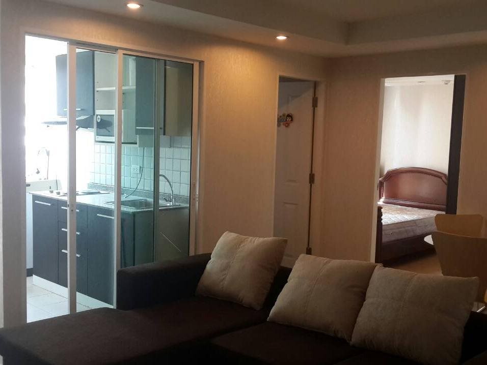 Бангкок: 素坤逸71号极点广场公寓(Zenith Place Condo Sukhumvit 71)