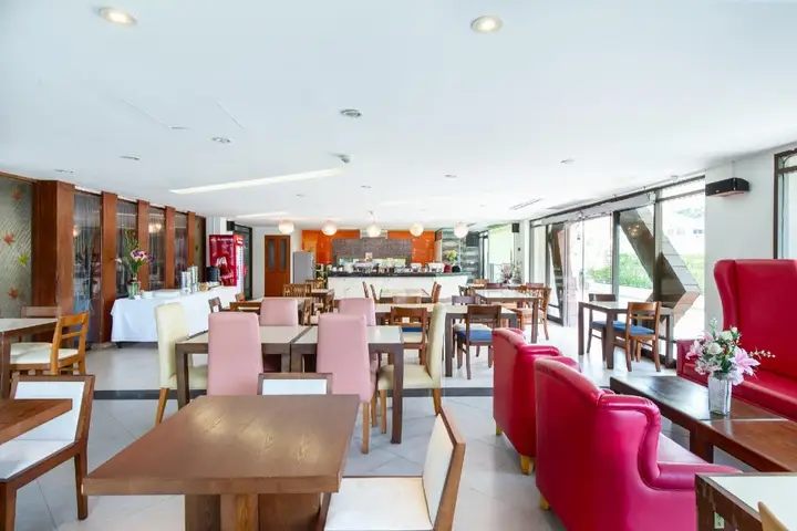 Бангкок: Lasalle Suites Hotel & Residence