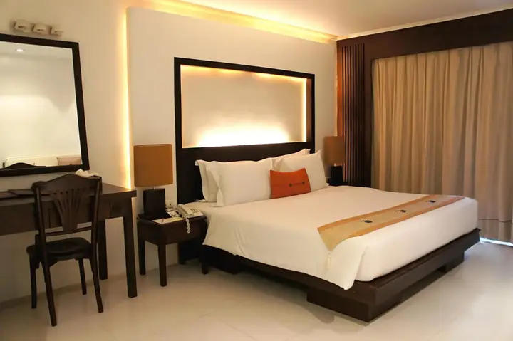 Пхукет: Safari Beach Hotel