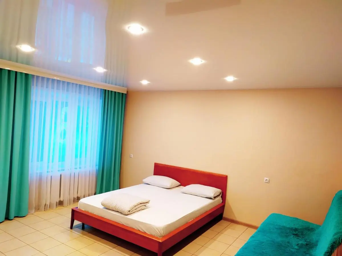 Обь: Airport Tolmachevo Apartment