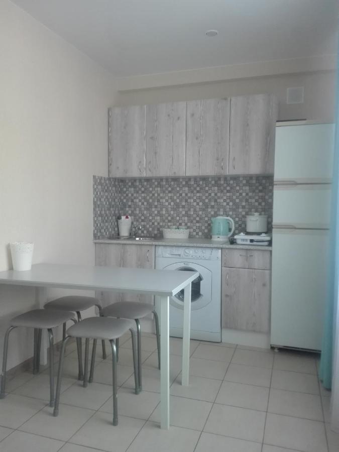 Обь: Airport Tolmachevo Apartment