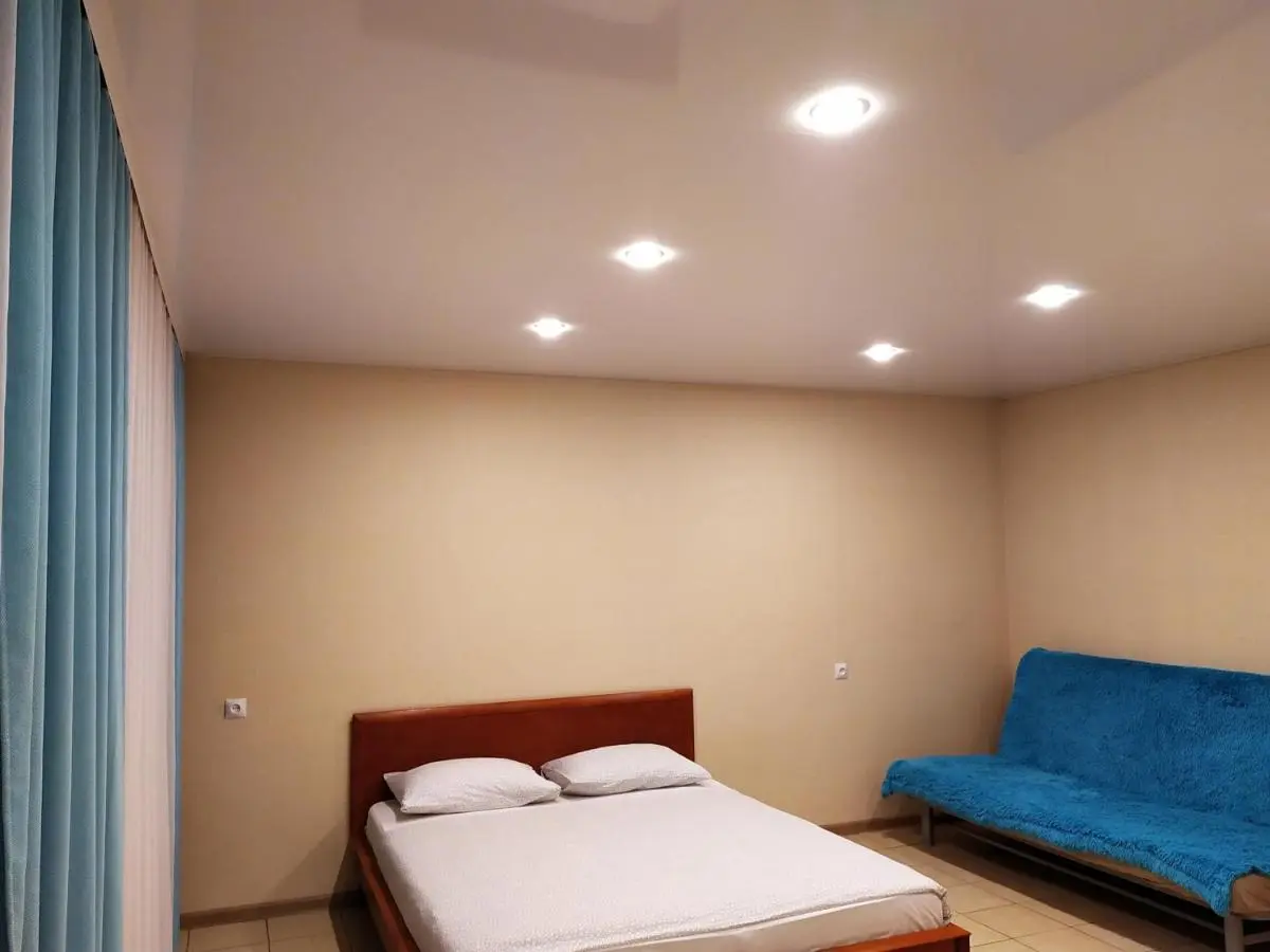 Обь: Airport Tolmachevo Apartment