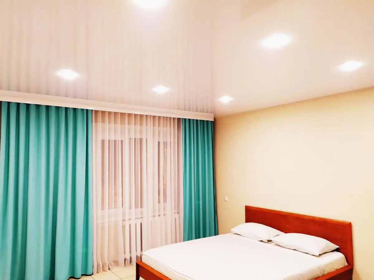 Обь: Airport Tolmachevo Apartment