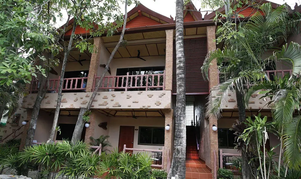 Муанг: Friendship Beach Resort & Atmanjai Wellness Spa