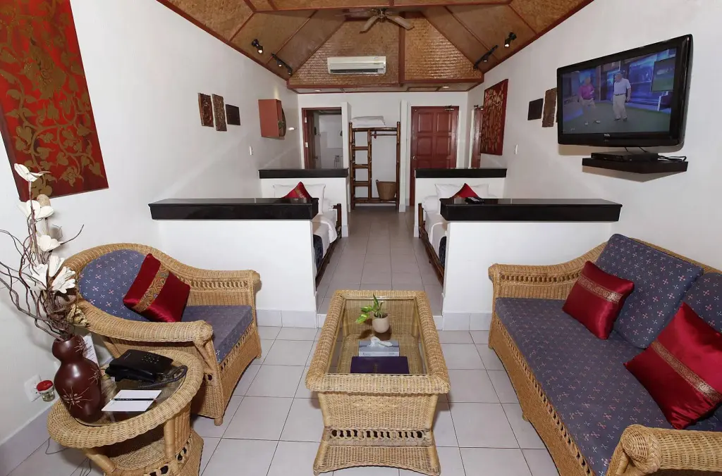 Муанг: Friendship Beach Resort & Atmanjai Wellness Spa
