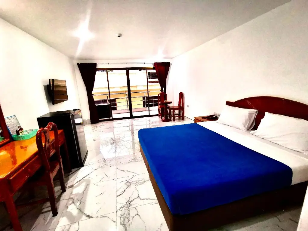 Паттайя: Highfive Hotel