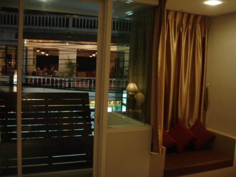 Кату: Catnip Seaside Hotel&Cafe