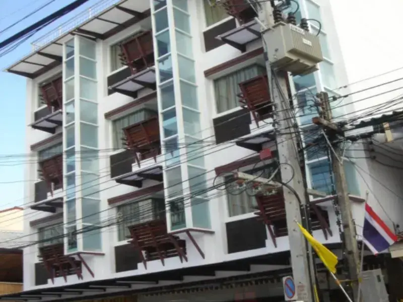 Кату: Catnip Seaside Hotel&Cafe