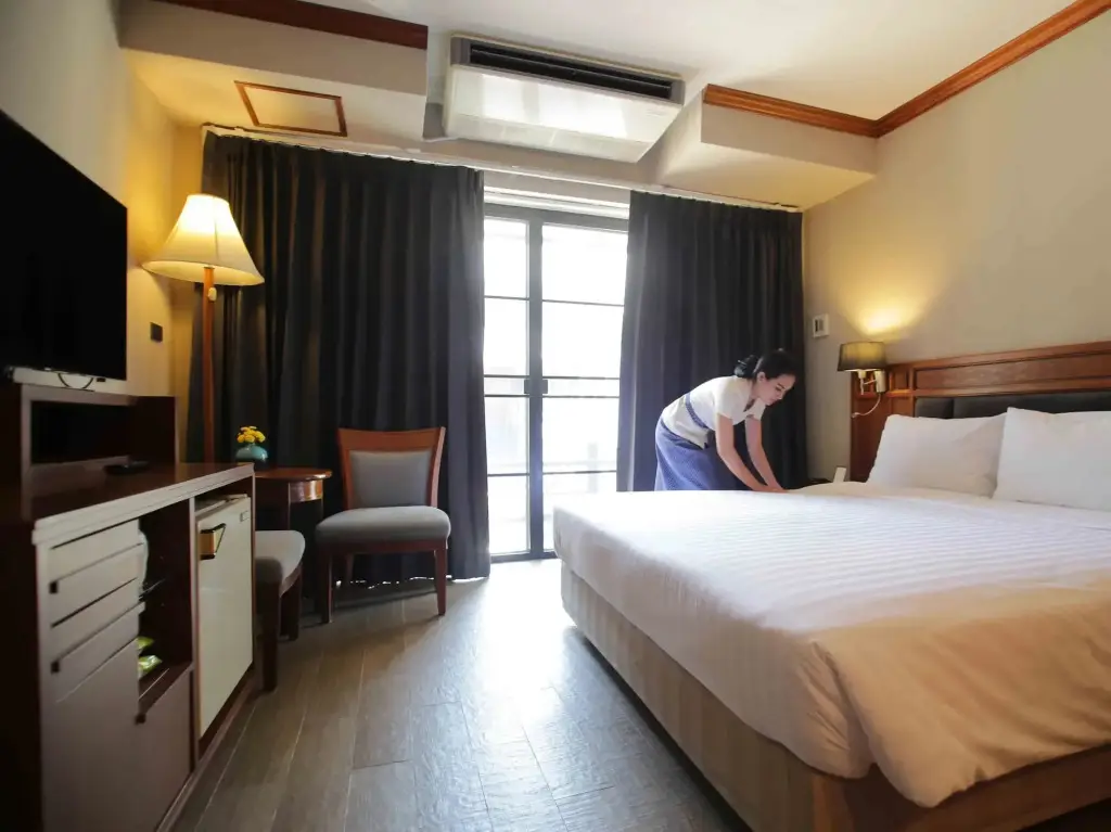 carousel image 4