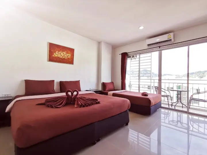 Кату: Blue Star Hotel