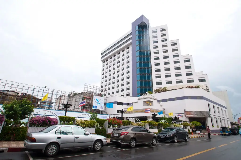BP Grand Tower Hotel — фото 1