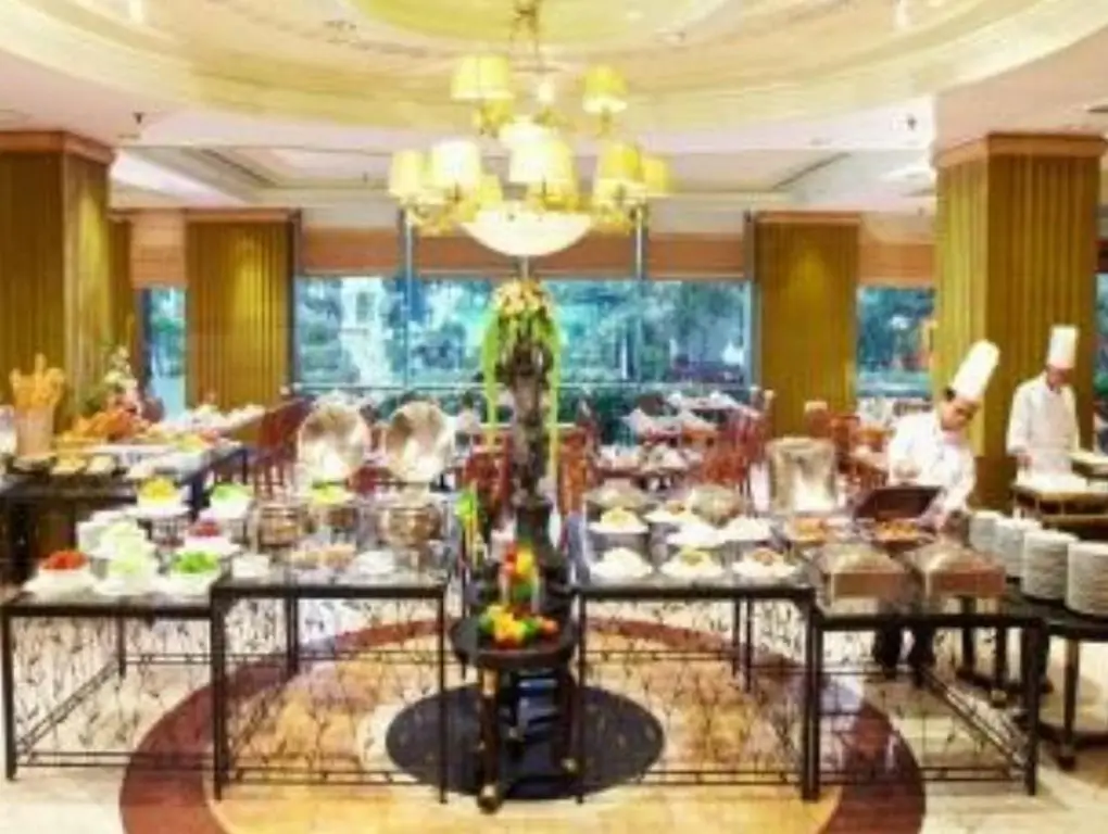 Бангкок: The Royal City Hotel