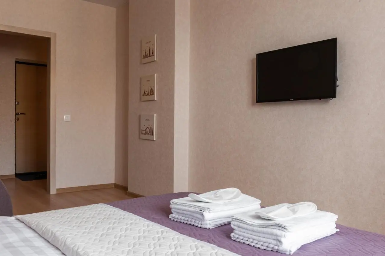 Новосибирск: One Bedroom Apartments Premium - Современная однокомнатная квартира Премиум класс, 4 спальных места, RentHouse