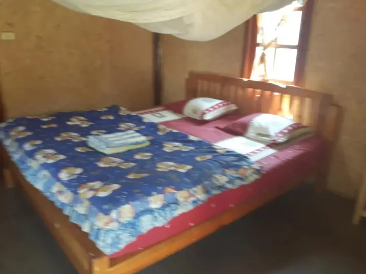 Паи: Family Huts