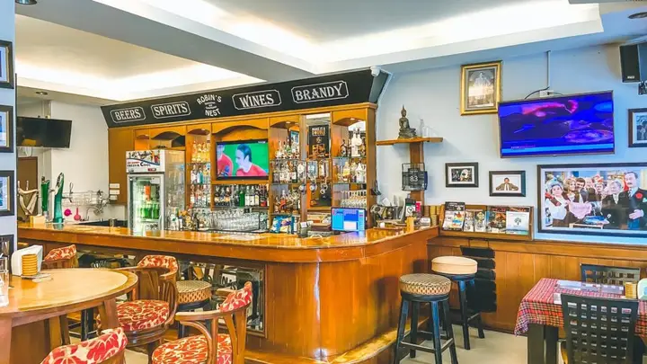 Паттайя: Robin’s Nest Guesthouse & Restaurant